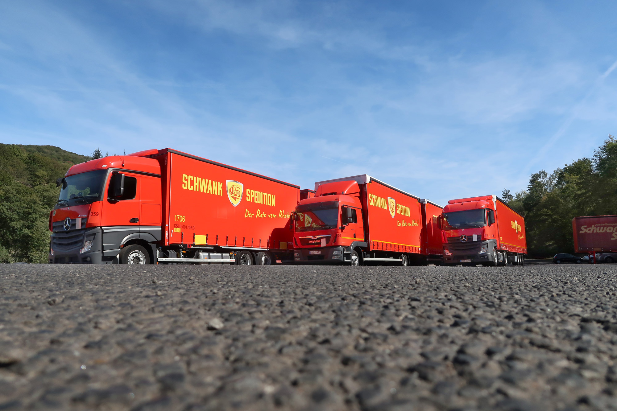 Panorama der LKW-Flotte von Spedfition Schwank in LKorch